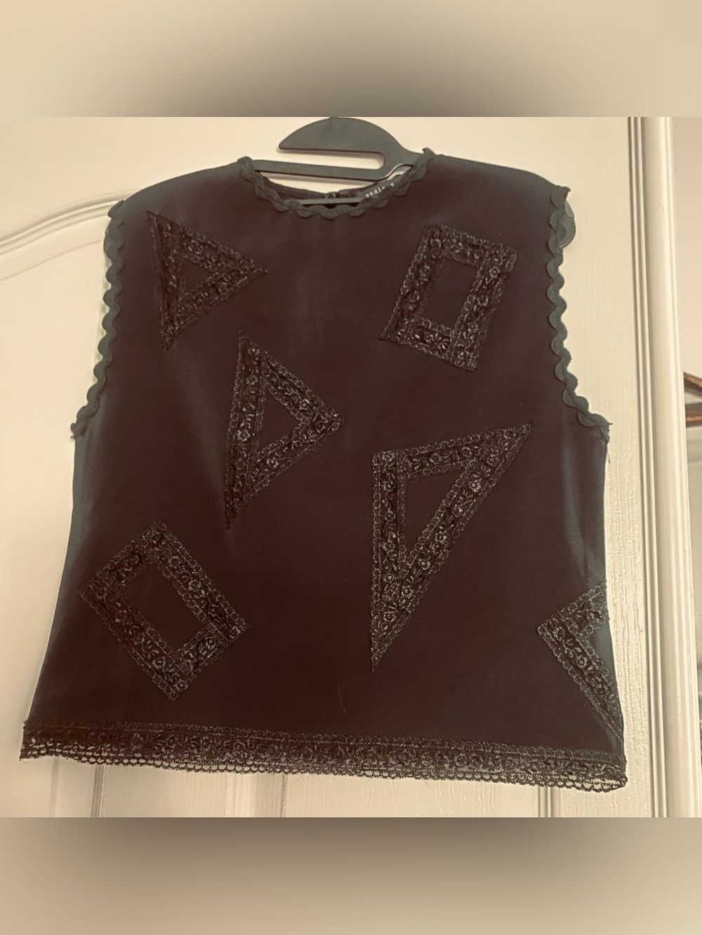 Endless Rose Black Sleeveless Lace Appliqué Tank Top